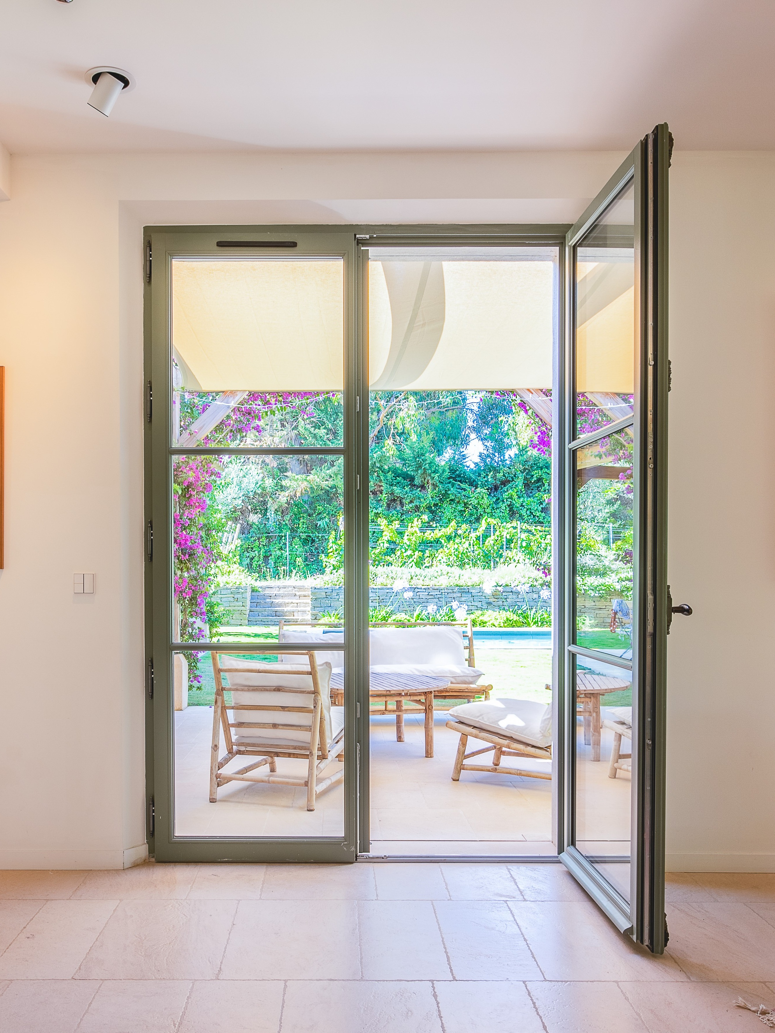Atulam - Porte fenêtre Estibelle en bois sur mesure menuiserie bois atulam estibelle lyon